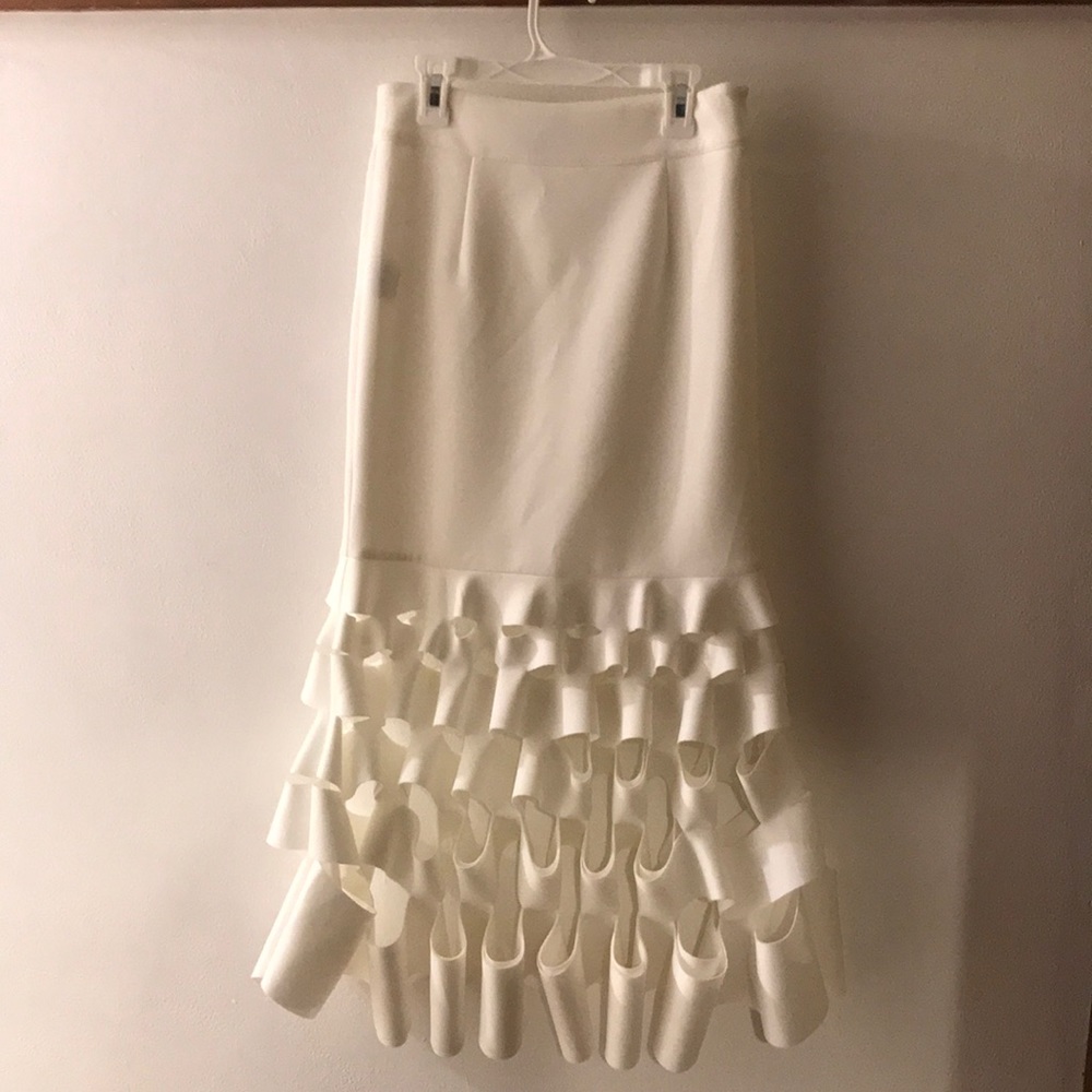 Gracia White Ruffle Skirt Size Women’s S